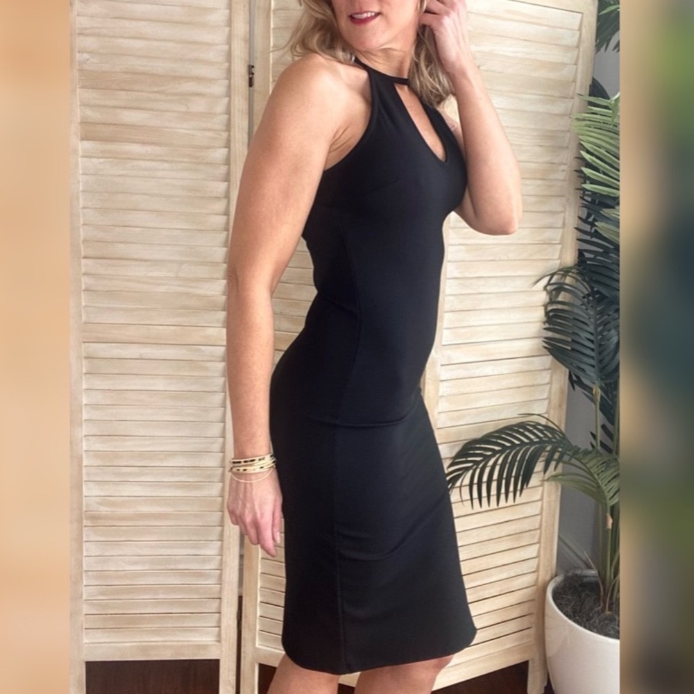 LBD with lace inset - Picture 5 of 6